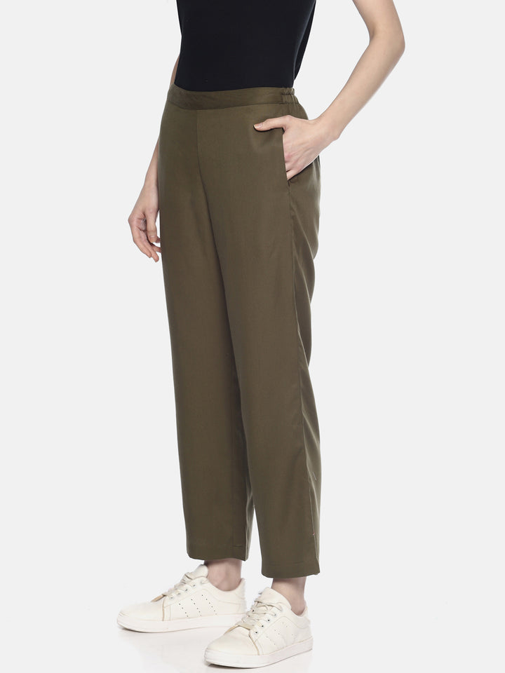 Green elastic Pant. Front angle