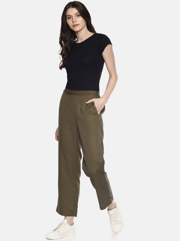 Green elastic Pant. Front angle