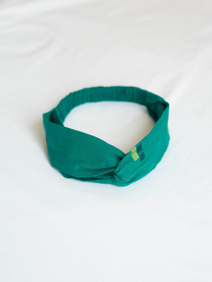 Green pajama set, hairband